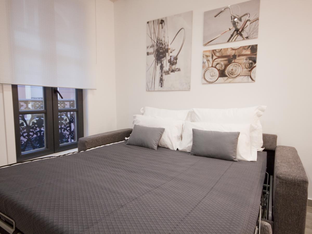 Apartamento Nuevo Y De Lujo En Puerta Del Sol Madrid Exterior photo