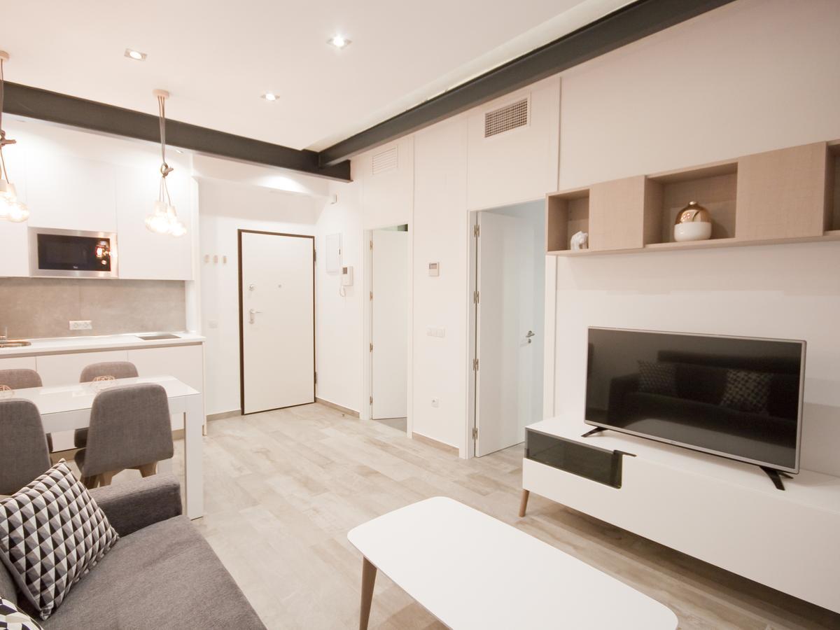 Apartamento Nuevo Y De Lujo En Puerta Del Sol Madrid Exterior photo